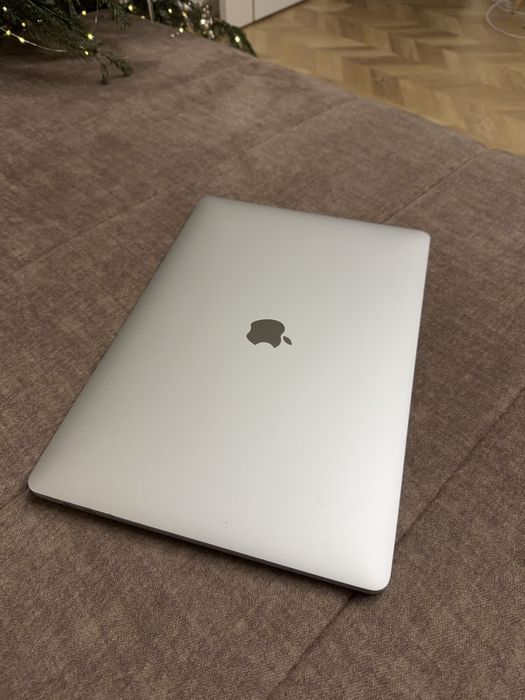Macbook pro 15 2018 / 2019 i7 / 16gb / 512gb/ Radeon Pro 4 ГБ 91% АКБ