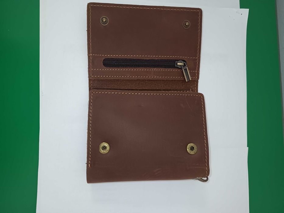 Carteira de documentos em couro genuíno com corrente zíper