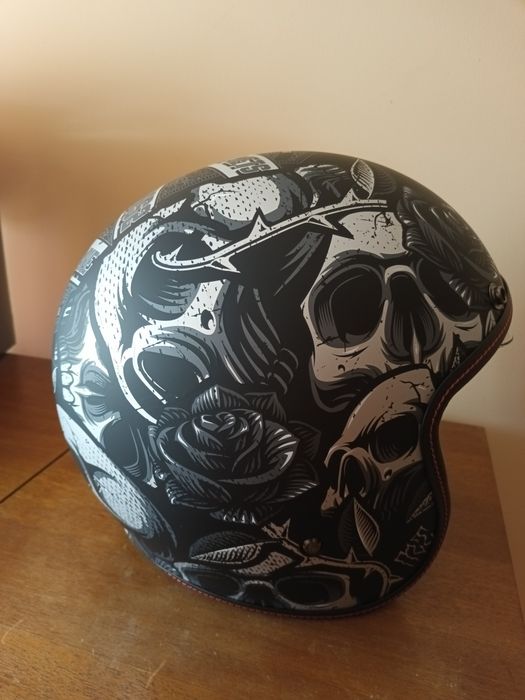 Capacete aberto com viseira