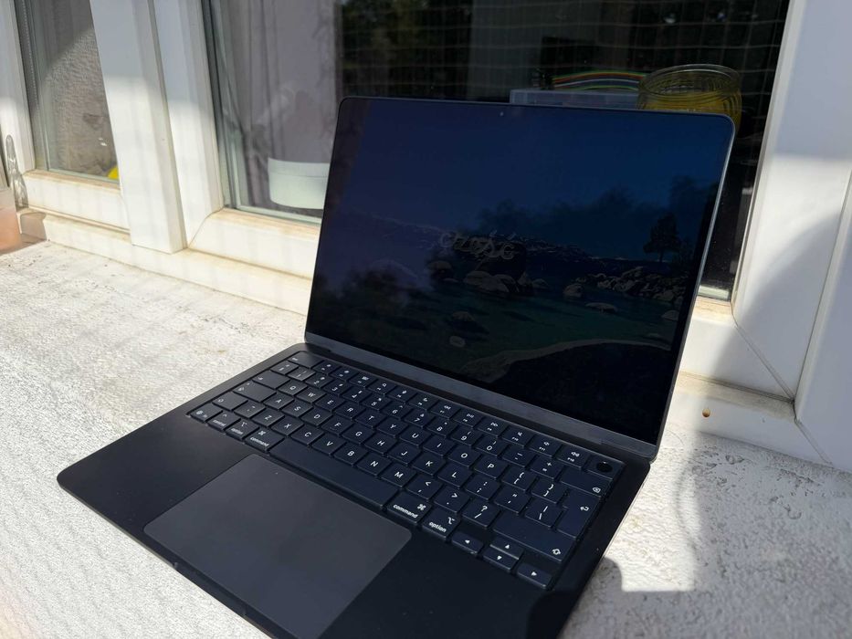 Macbook Air M4 13" 16/256 nieużywany