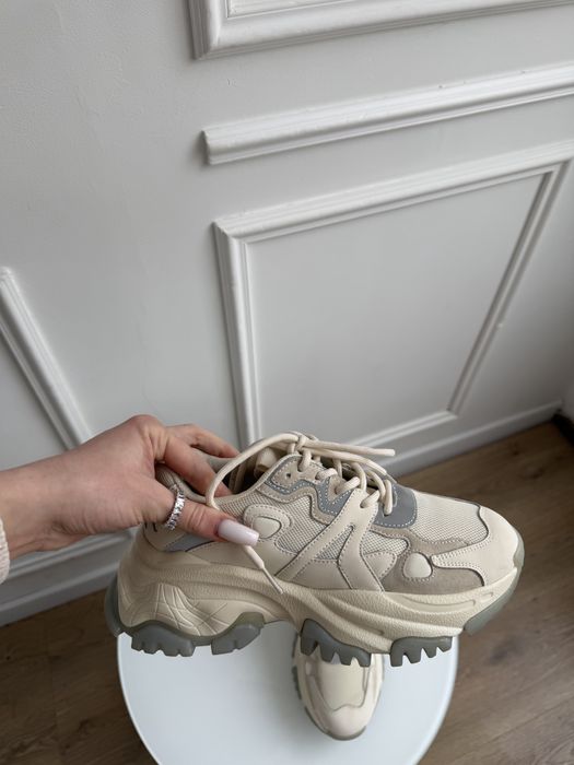 Кросівки estro бежеві 24 см устілка