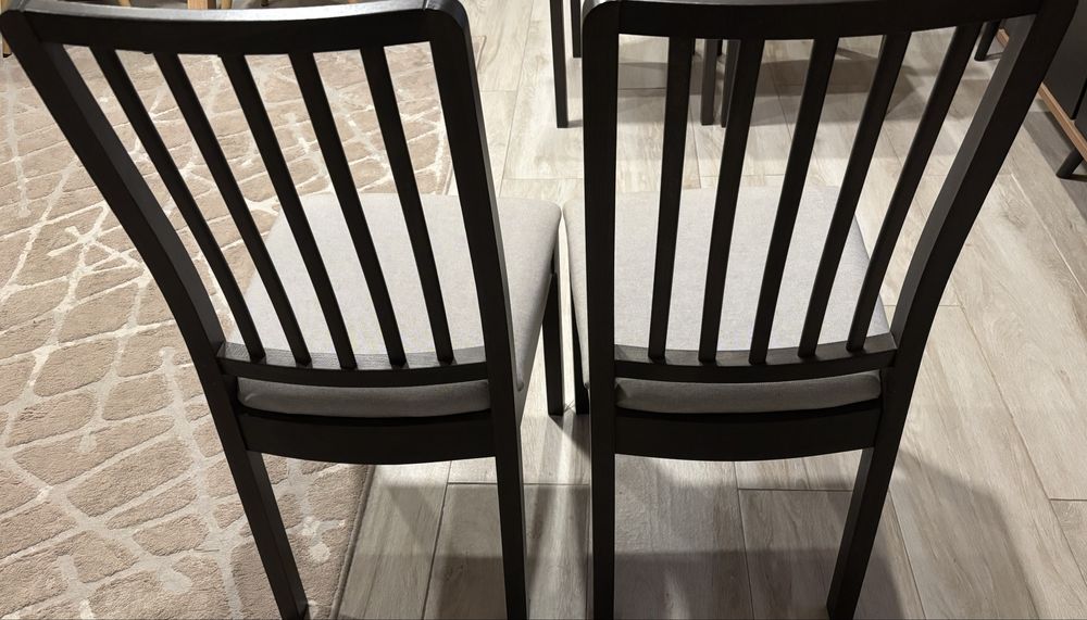 Vendo 4 cadeiras  wangue