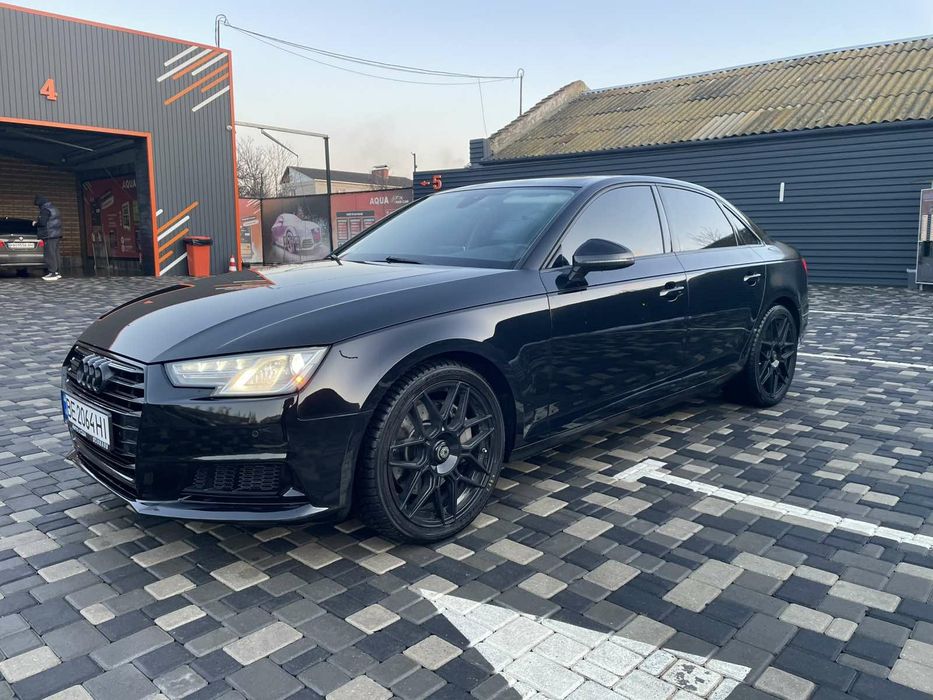 Продам Audi A4 B9 quattro повний привід 2016 рік 2.0 бензин