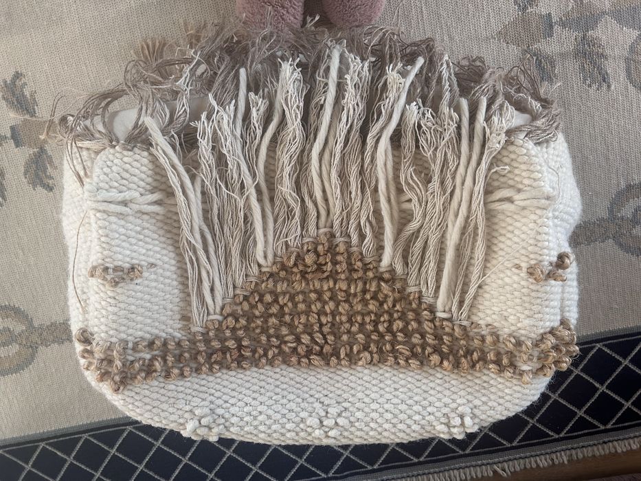 Puf ou pousa pés rústico de fabrico artesanal