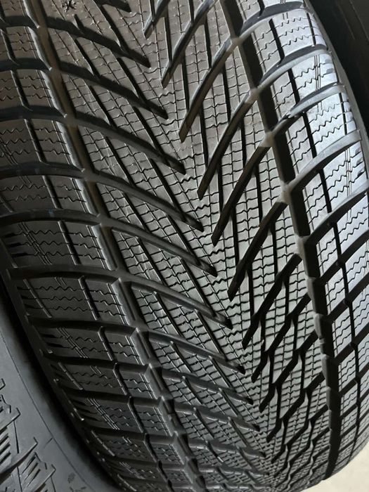 225/55/17 R17 Goodyear Ultra Grip Perfomance 3 4шт зима