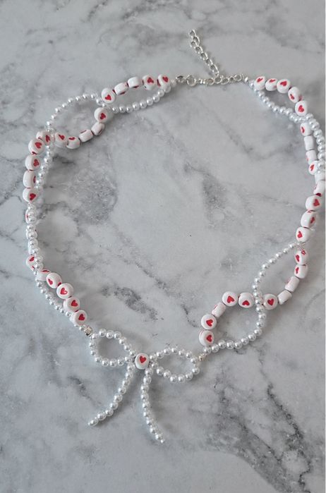 Perłowy choker z serduszkami i kokardką  handmade