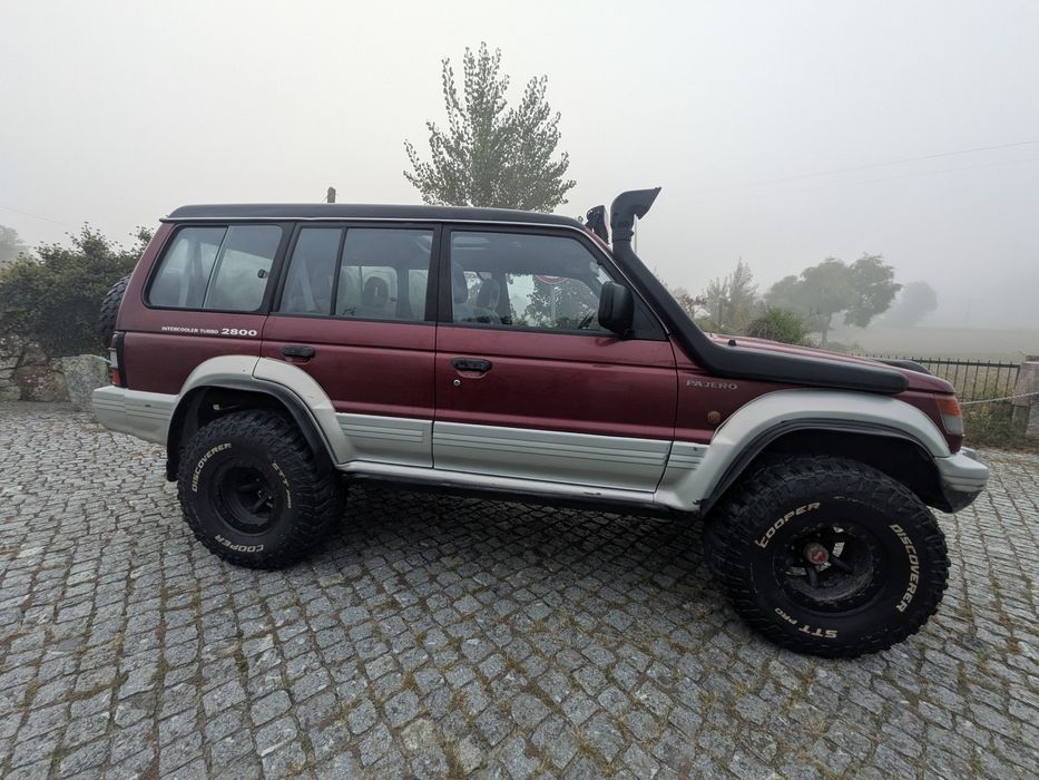 Mitsubishi Pajero 2.8  longo full extras