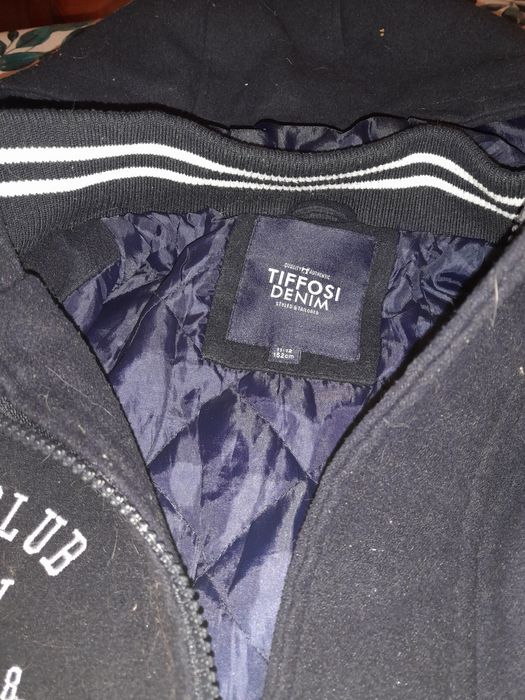 Blusão Tiffosi preto e amarelo com capuz removível Tam M/L