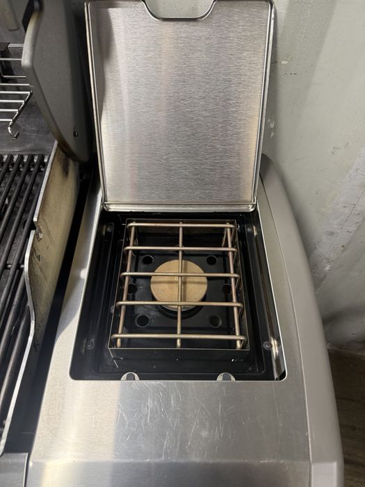 Grill gazowy Weber Genesis II E-435 (4 palniki plus palnik sear zone plus palnik boczny)