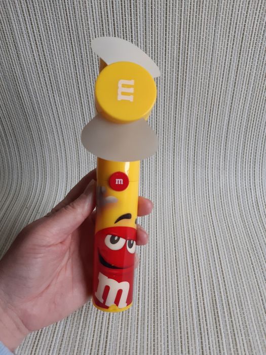 Іграшковий вентилятор m&m's fan