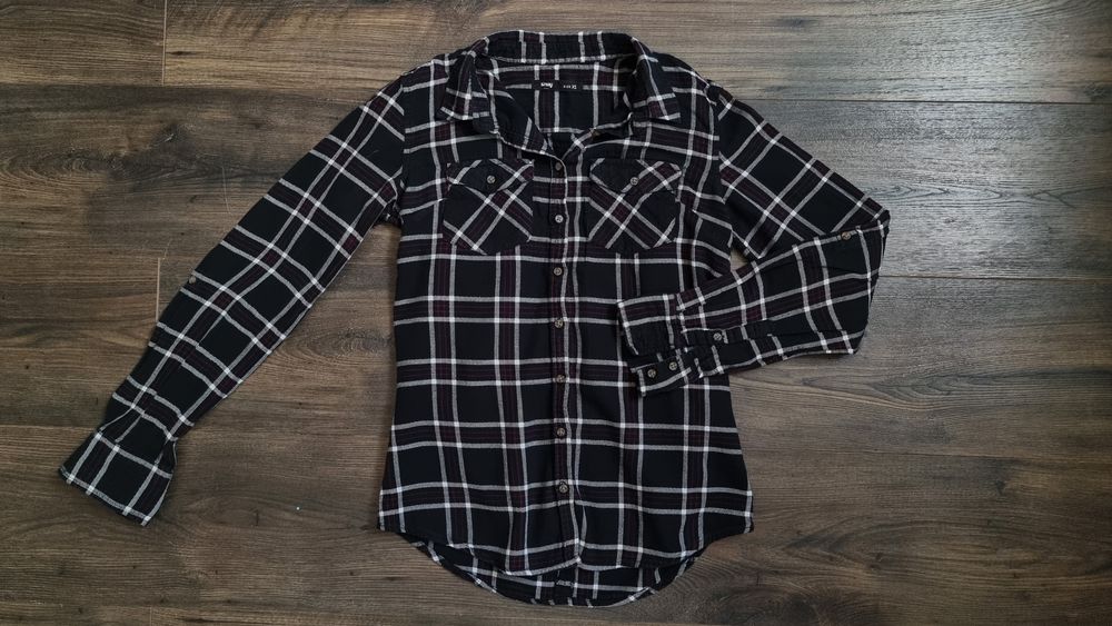 Czarna koszula w kratę