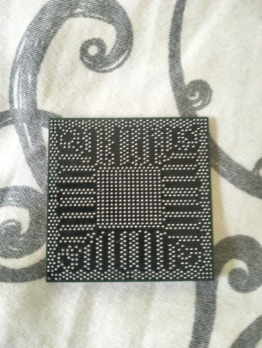 Układ Bga SLA5V LE82GL960 GL960