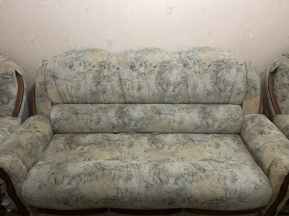 Продам диван и 2 кресла