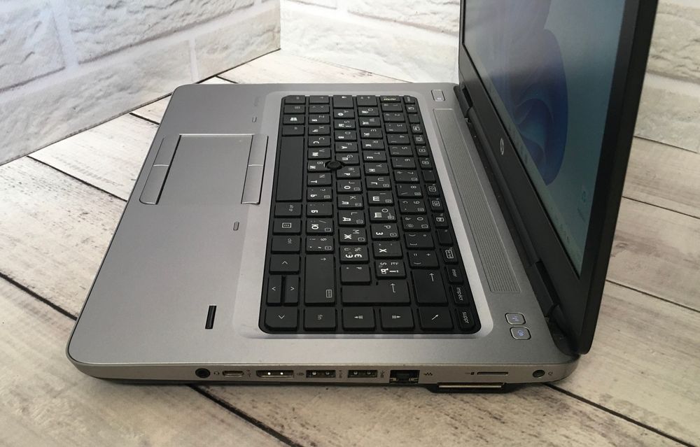 Ноутбук intel/ОЗУ 8gb ddr4/ SSD128gb+HDD 1TB