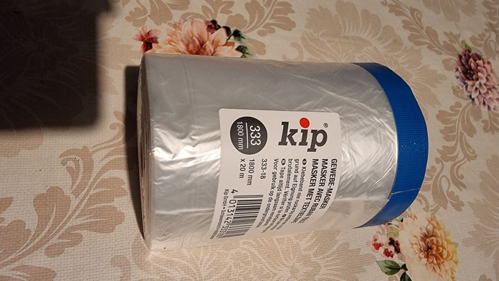 Folia do zabezpieczania z tasma klejaca