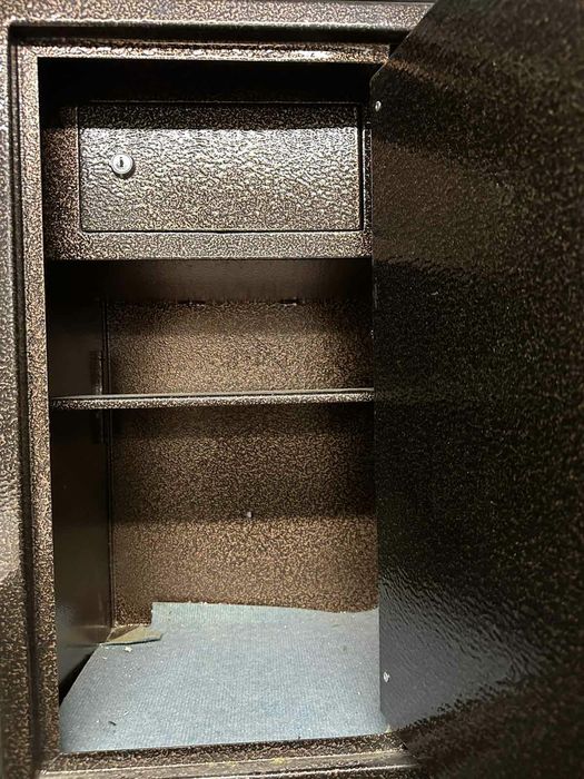 Продам сейф для зберігання зброї та боєприпасів