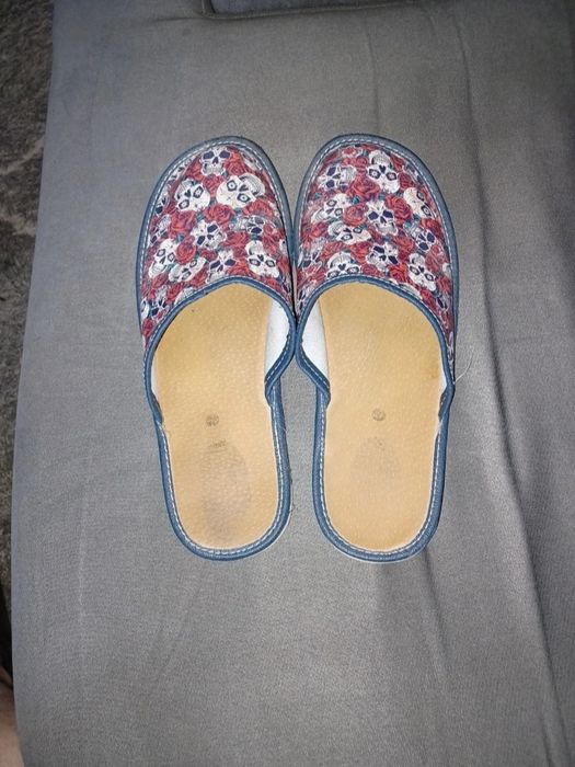 Klapki kapcie czaszki 45