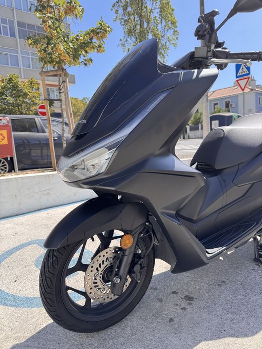Honda PCX 2025 Preta | 19.000 km | Sem Acidentes | Garantia | 3.100 €