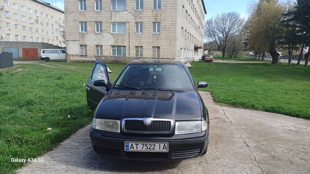 Шкода октавія tour 1.6 mpi