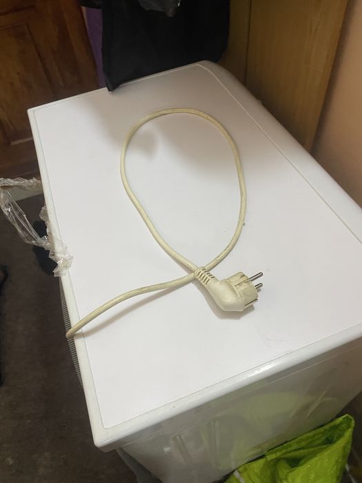 Пральна Машинка ariston AVSL 100