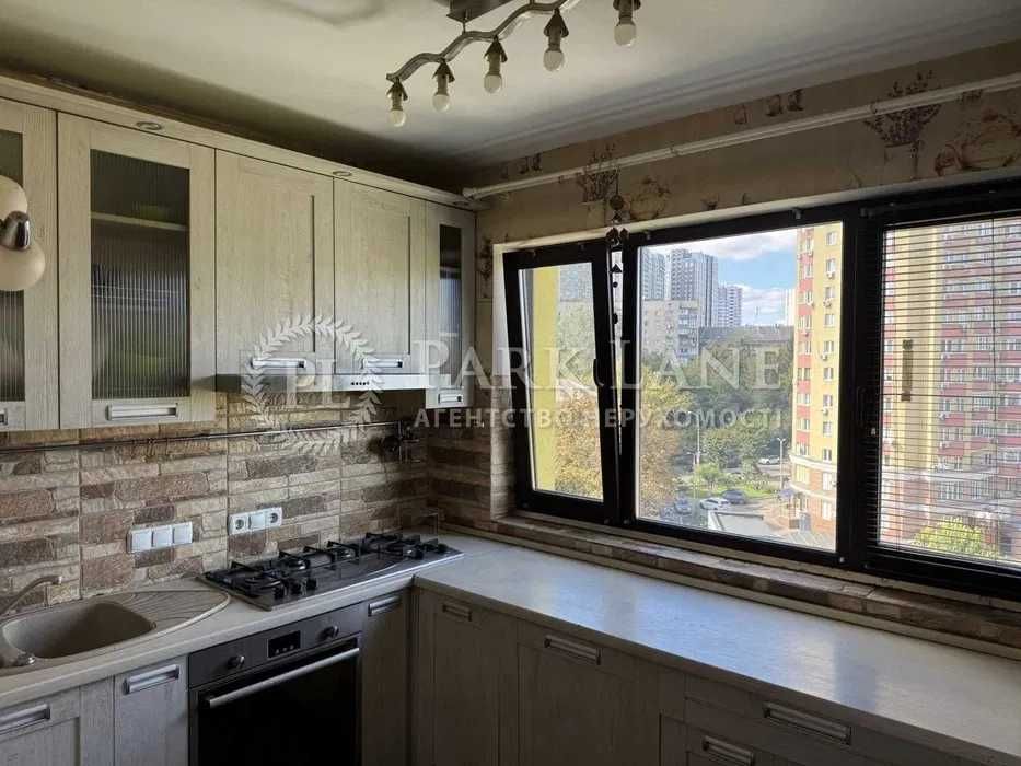 3-кімнатна квартира 62м², ремонт, Голосіївська 16, Деміївська