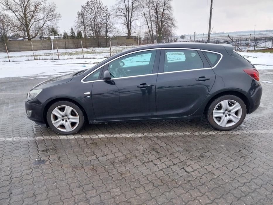 Opel Astra J  1,4  benzyna 2010 rok produkcji