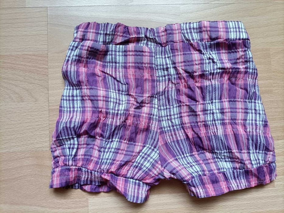 Krótkie spodenki dziewczęce r. 92