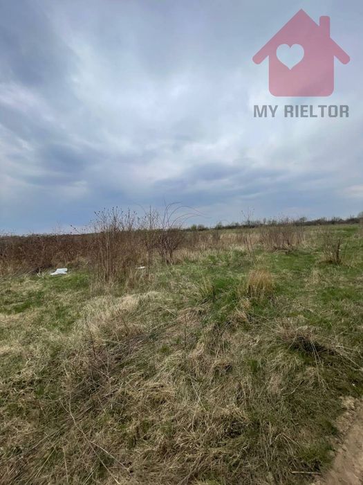 Продаж земельної ділянки в с. Сторожниця.