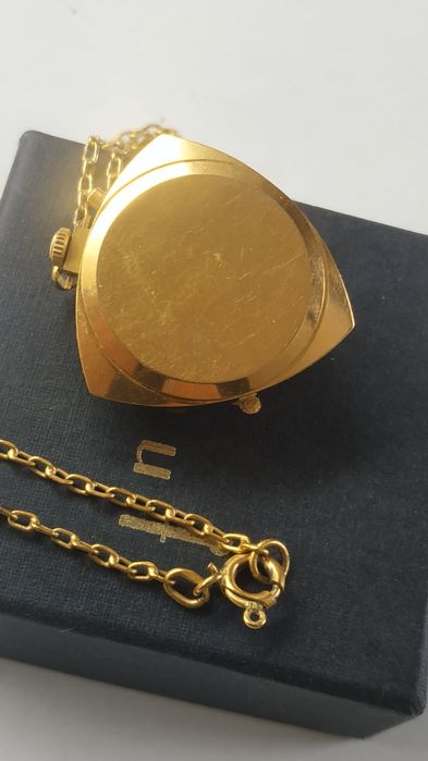 Позолочений годинник кулон Заря