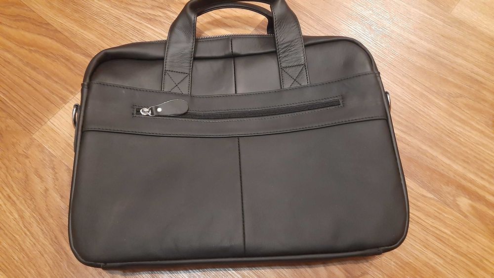 Чорна  чоловіча сумка з натуральної шкіри для ноутбука 14 дюймів