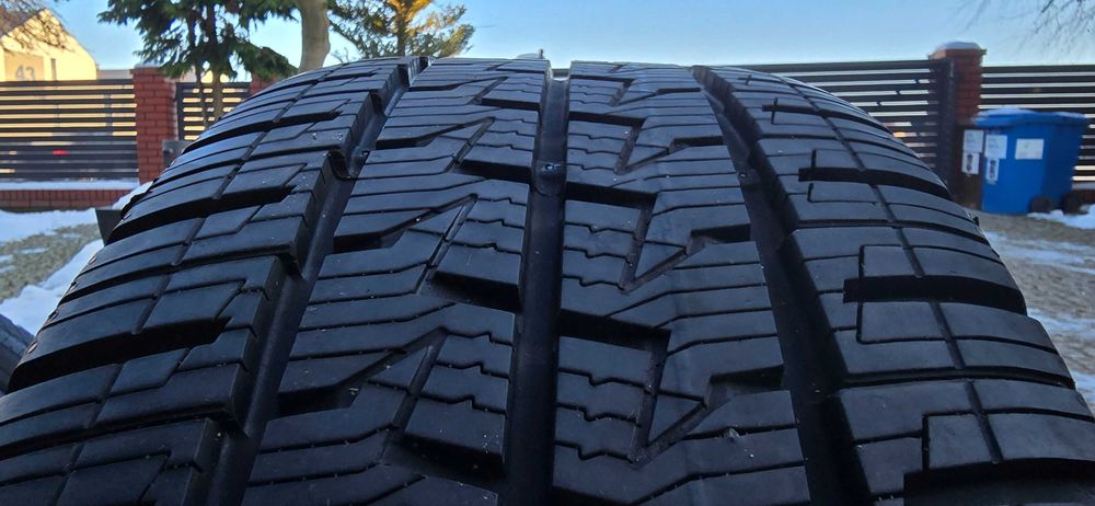 Koła Continental Van Contact Camper 255/55/18 CP 120 R  M+S Sprinter