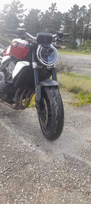 Honda CB 1000R Pequena Queda a Circular