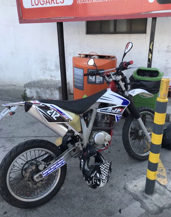 Vendo AJP PR4 200