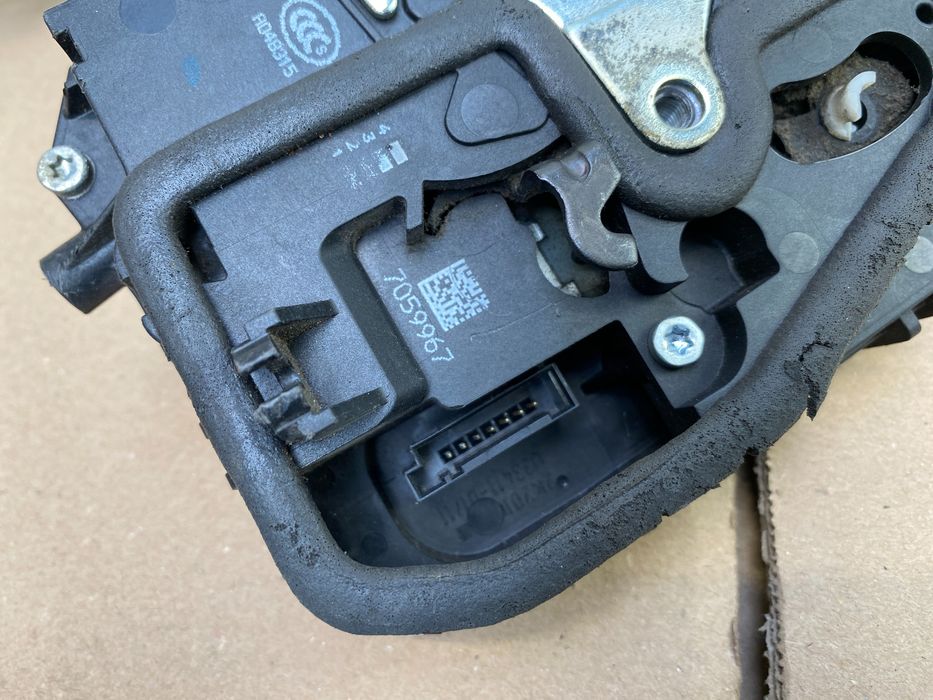 Zamek Drzwi Lewy Przód BMW E60 E61 E63 E64 E65 E66 E70 E71 E90 E91 E92