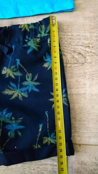 T-shirt ± spodenki z dinozaurem - rozm. 80