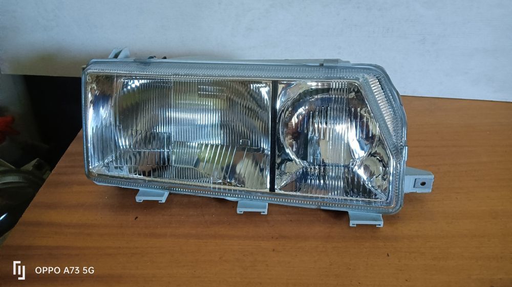 Farol Renault 9 / R11 Depo direito ótica 1987