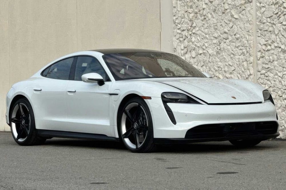 Porsche Taycan 4S      2020