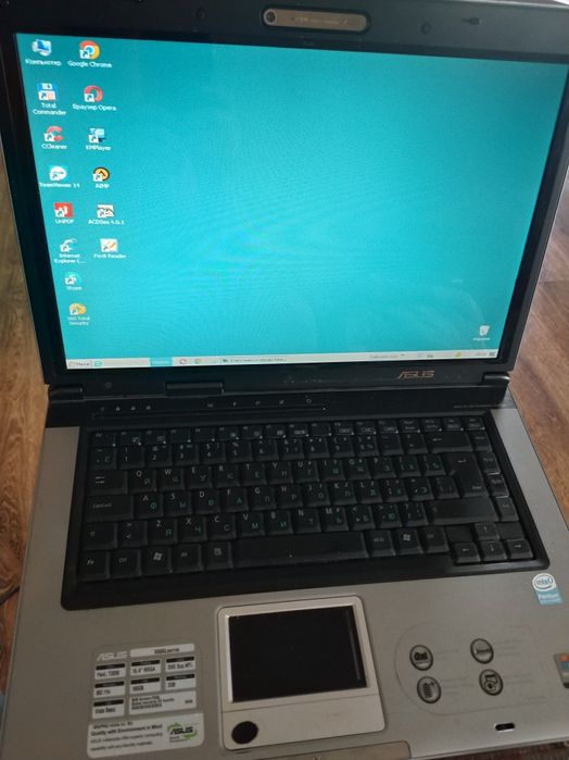 Asus X50GL экран 15,4. Windows 7 максимальная