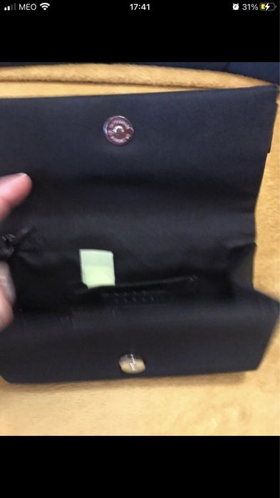 Clutch NOVA preta com laço