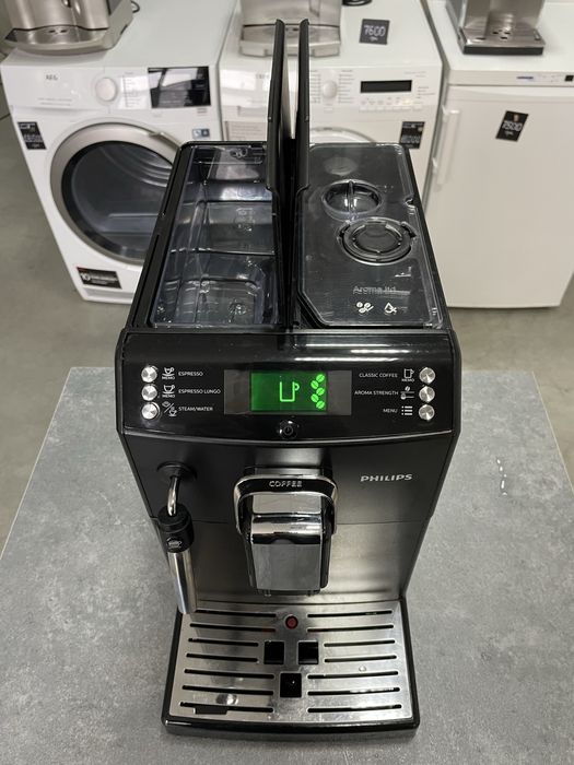 Кофемашина Philips HD 8841 из Германии от бслужена гарантия