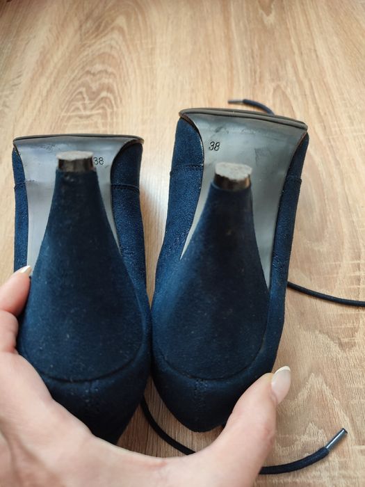 Półbuty granatowe sznurowane