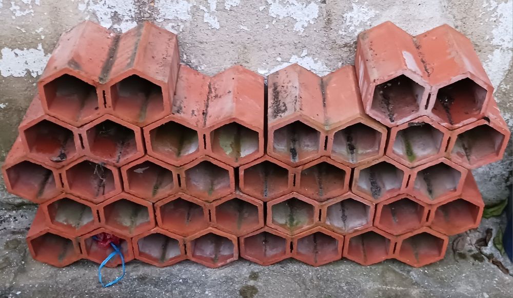 18 Tijoleiras ceramica para garrafas