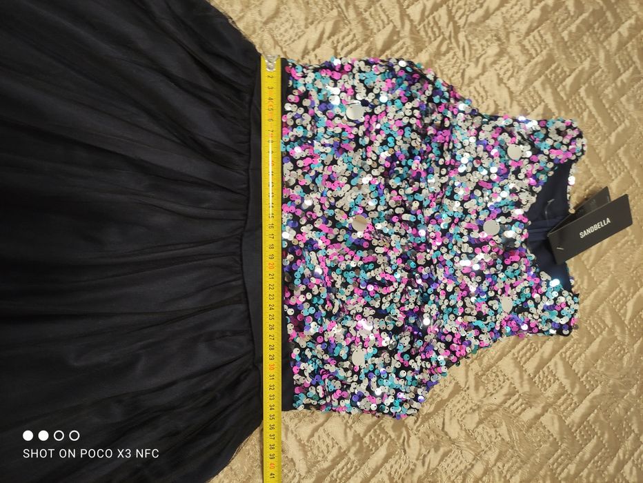 Sukienka z cekinami, nowa