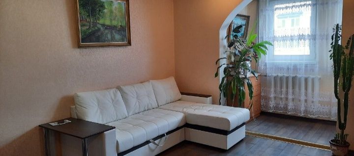 2 кім. Район 12 школа. Ціна доби. Погодинно, подобово.