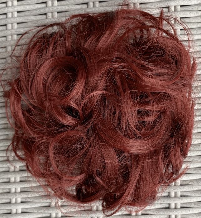 Premium Ultra włosy doczepiane, mahoń, kok na gumce 223.