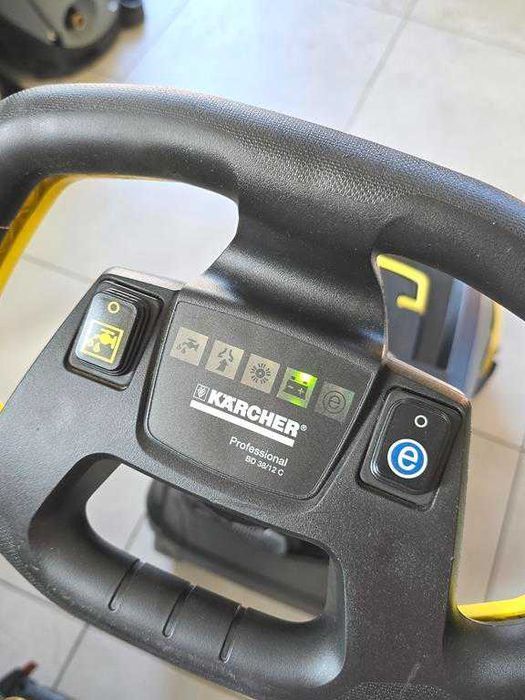 Profesjonalna Szorowarka KARCHER BD 38/12 C  SERWIS Gwarancja