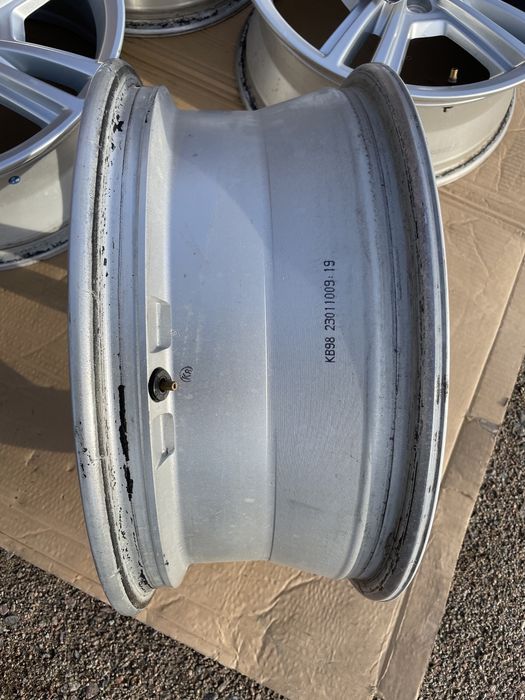 дискі 5x114.3 R17 Toyota corola camry avensis