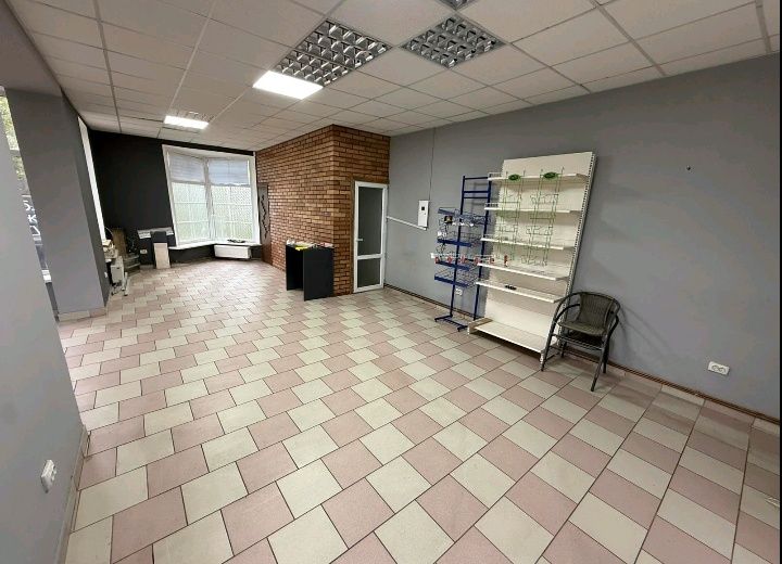 Продається нежитлове приміщення с.Крихівці