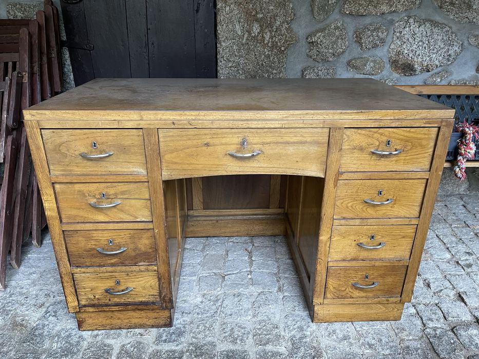 Secretária em castanho antiga