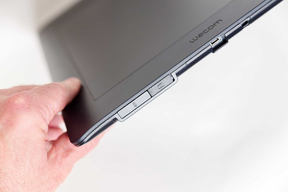 Profesjonalny Tablet Graficzny Wacom Intuos Pro M PTH-651-RUPL Medium – komplet, pudełko, stan bdb